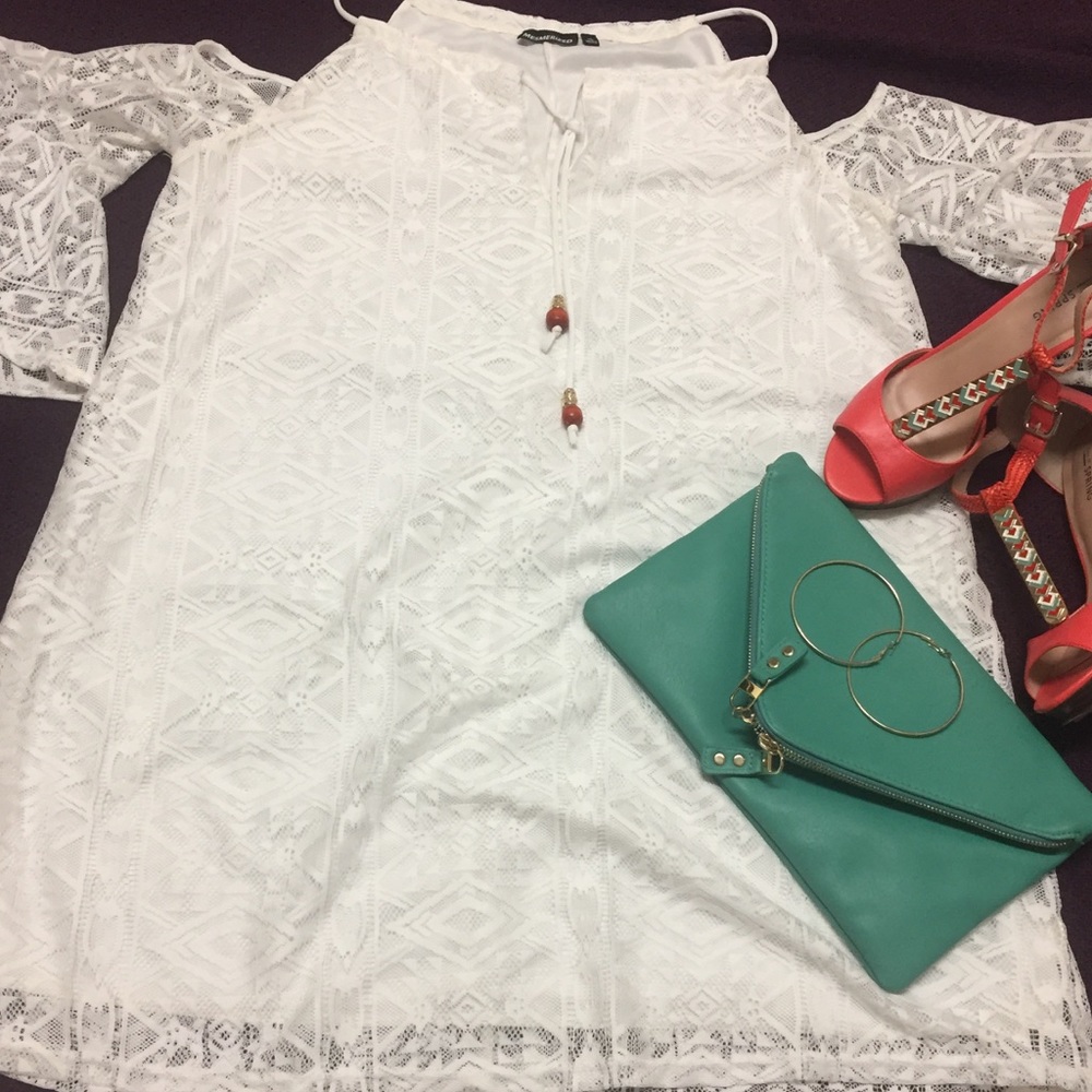 💋NWOT* Cold Shoulder, String-Tied Dress